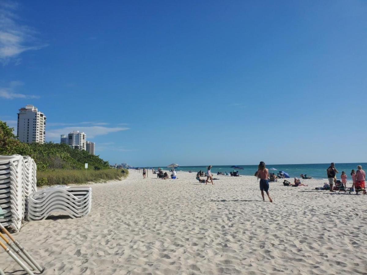 Few Steps To Ocean-4 Beach Cruisers & Free Parking & Private Backyard Jacksonville Beach Exteriör bild