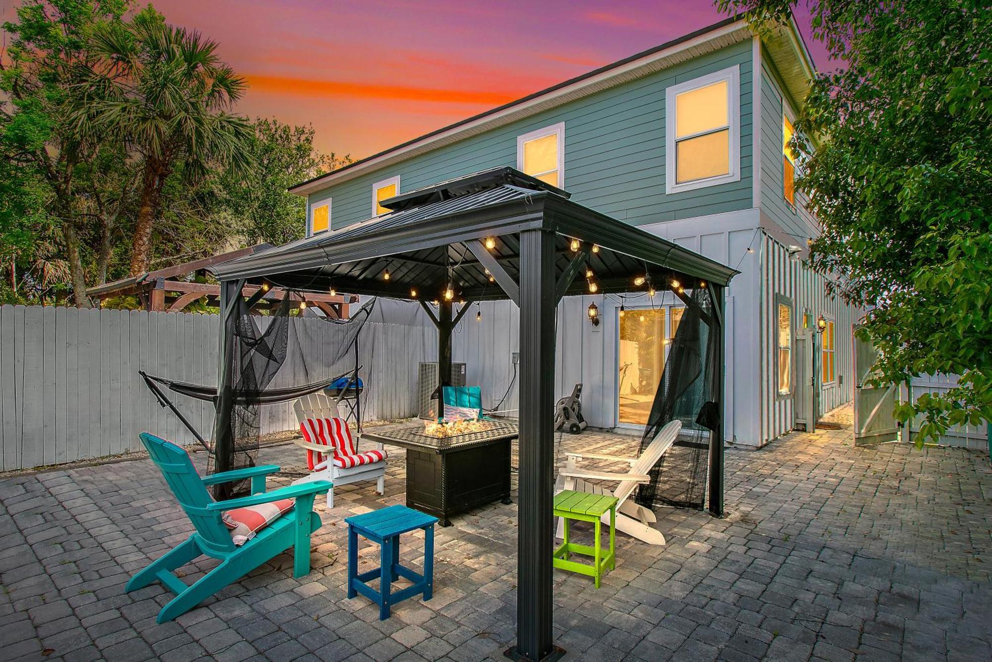 Few Steps To Ocean-4 Beach Cruisers & Free Parking & Private Backyard Jacksonville Beach Exteriör bild